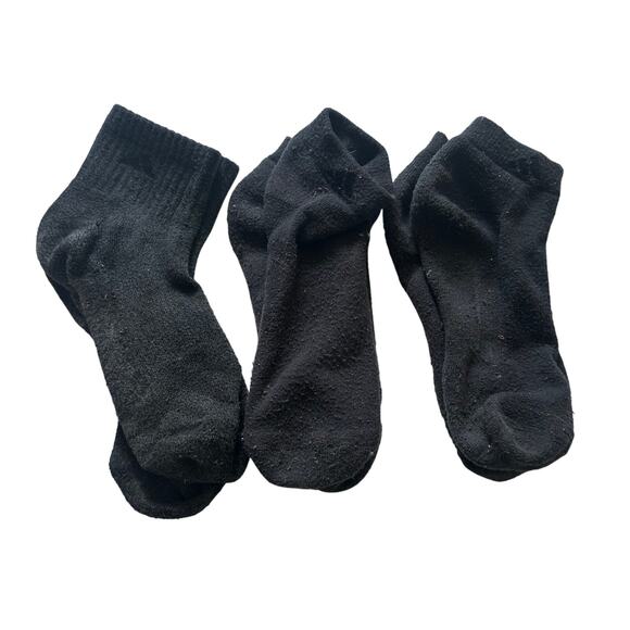 Adidas Gray Ankle Socks - Youth Large - Gently Used - Picture 1 of 4